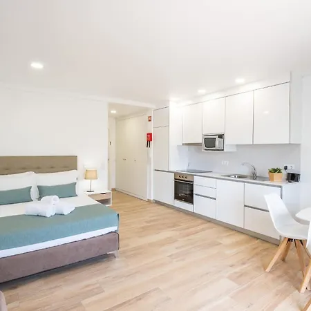 Pimenta - Short Walk To The Albufeira